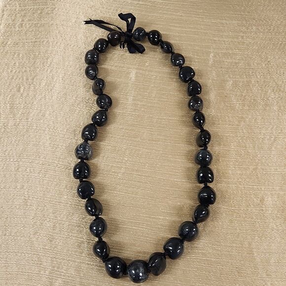 Jeweled Nut of Paradise Kukui Nut Lei - Picture 1 of 4